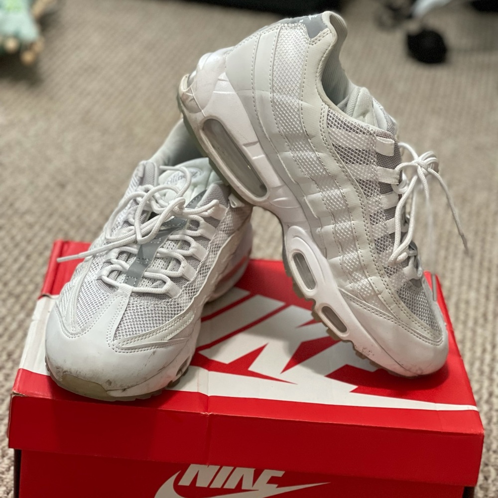 White Nike Air Max 95